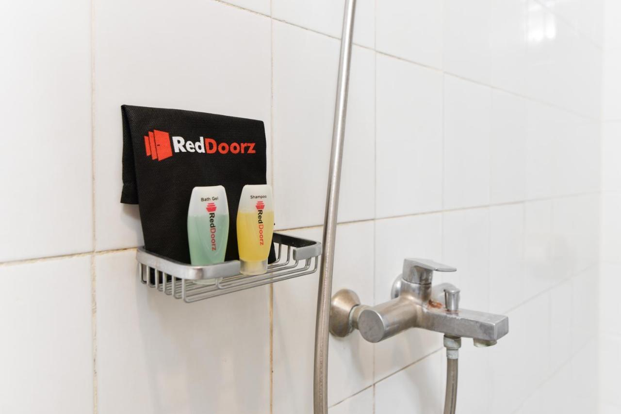 Reddoorz Plus @ Raya Legian Luaran gambar